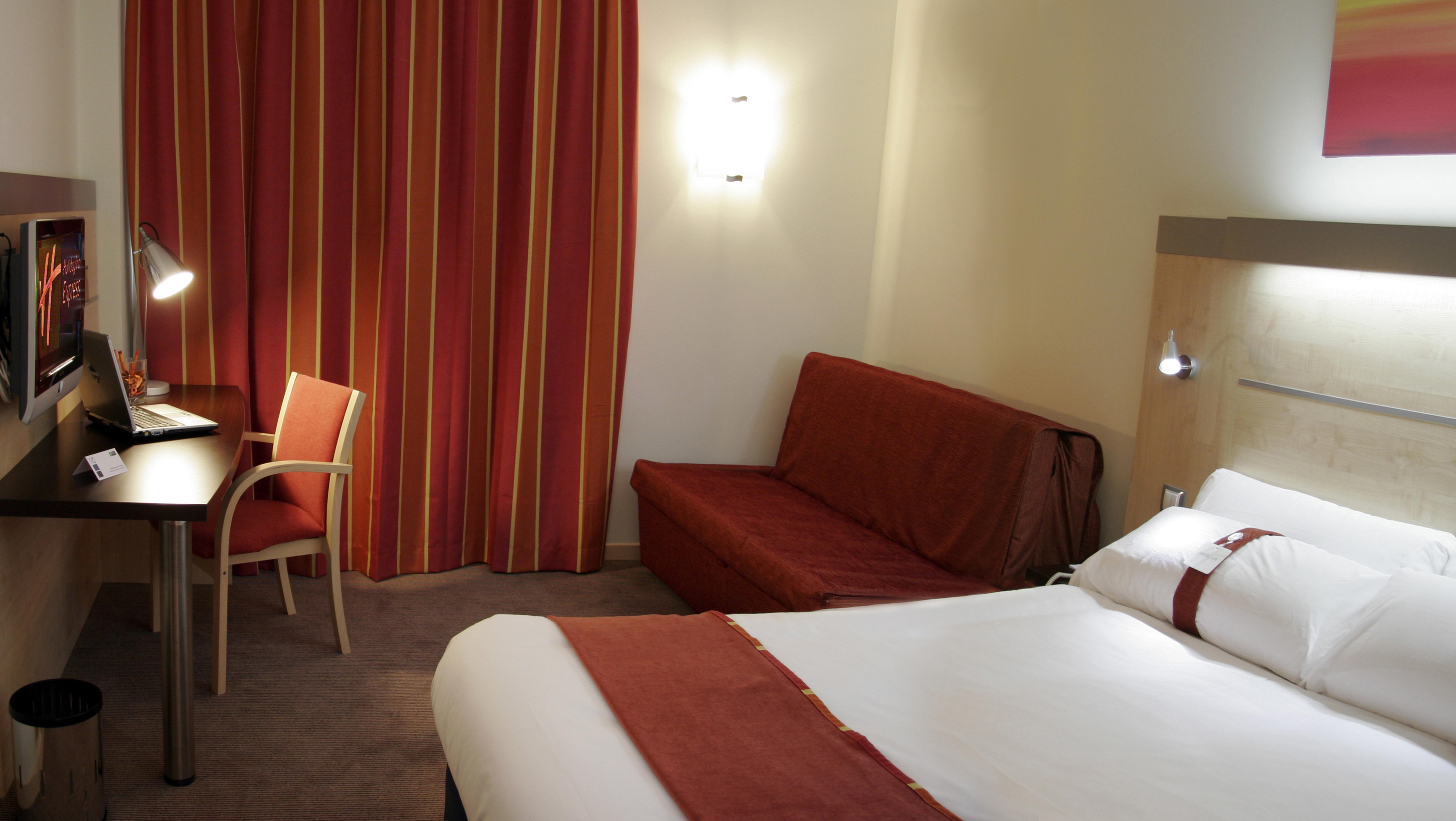 Holiday Inn Express Madrid-Getafe By Ihg מראה חיצוני תמונה