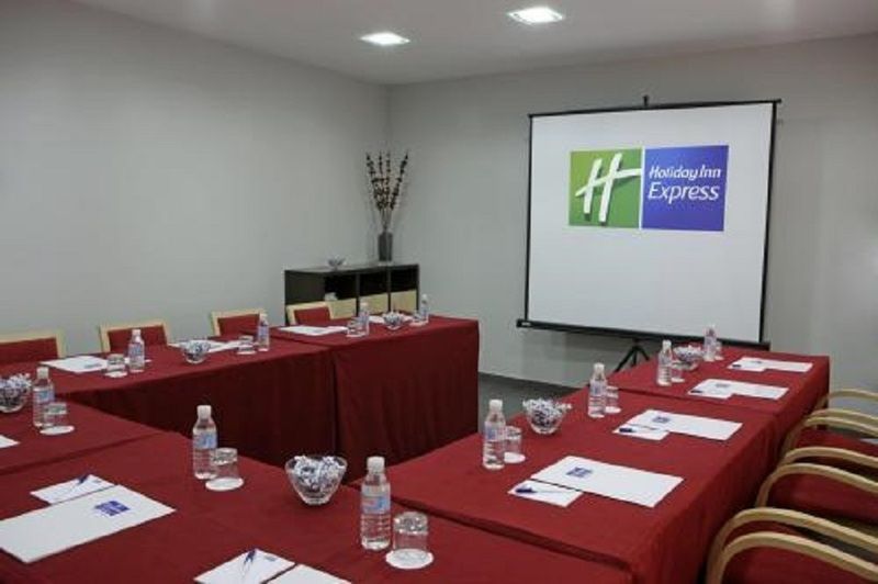 Holiday Inn Express Madrid-Getafe By Ihg מראה חיצוני תמונה