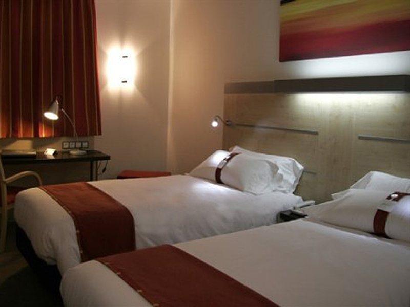 Holiday Inn Express Madrid-Getafe By Ihg מראה חיצוני תמונה