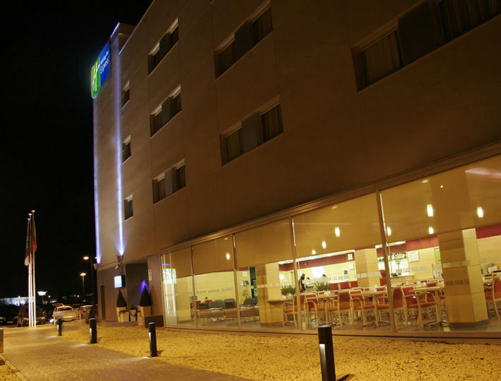 Holiday Inn Express Madrid-Getafe By Ihg מראה חיצוני תמונה